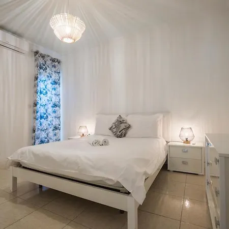 Seafront Luxury 3 Bedroom St Julians