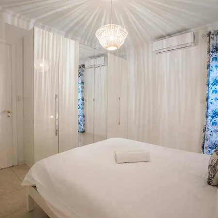 Seafront Luxury 3 Bedroom St Julians سانت جوليان