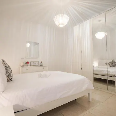 Seafront Luxury 3 Bedroom St Julians سانت جوليان
