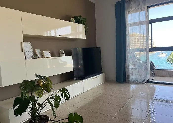 Seafront Luxury 3 Bedroom St Julians Apartament