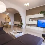 Seafront Luxury 3 Bedroom St Julians Apartmán