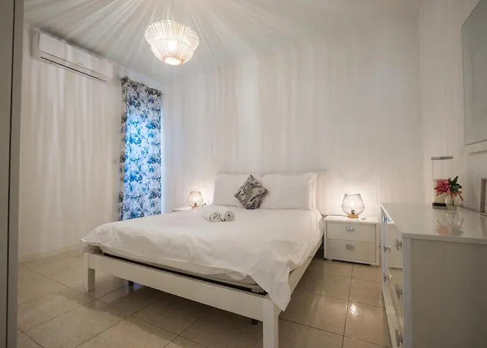 Seafront Luxury 3 Bedroom St Julians