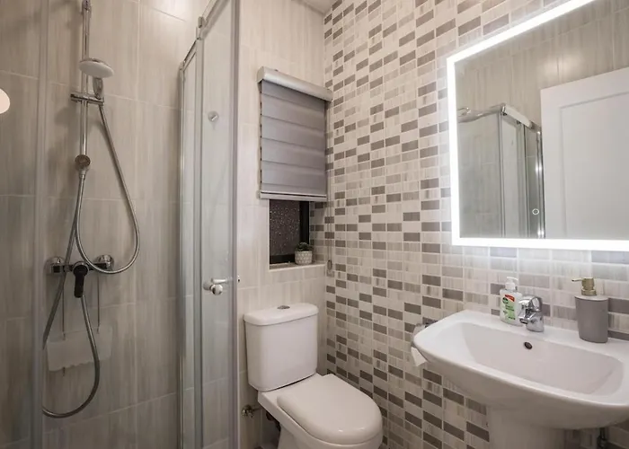 Seafront Luxury 3 Bedroom St Julians Apartment *