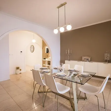 Seafront Luxury 3 Bedroom St Julians 公寓 Saint Julian's