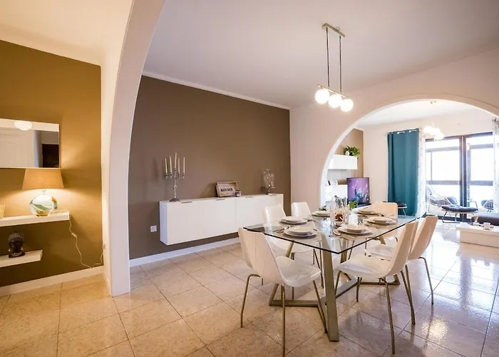 Seafront Luxury 3 Bedroom St Julians