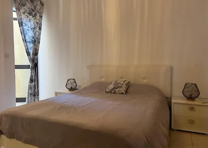 Seafront Luxury 3 Bedroom St Julians Appartement