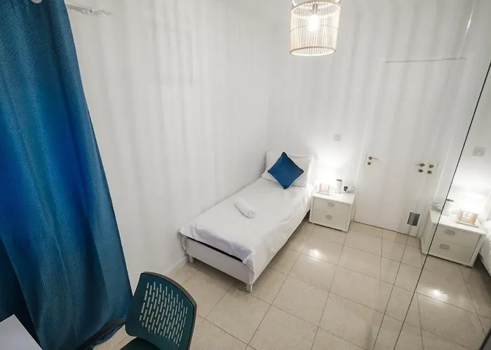 Seafront Luxury 3 Bedroom St Julians San Ġiljan